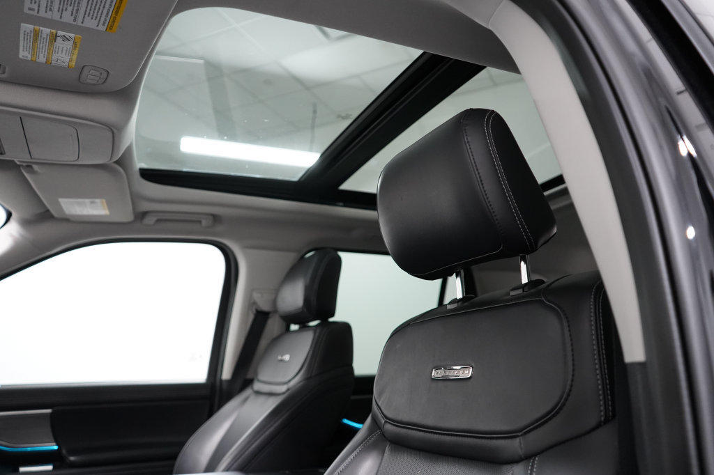 Certified 2025 Ford Expedition Platinum AWD/4WD image 17
