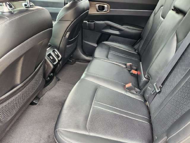 Used 2023 Kia Sorento S w/ Panoramic Sunroof Package AWD/4WD image 32
