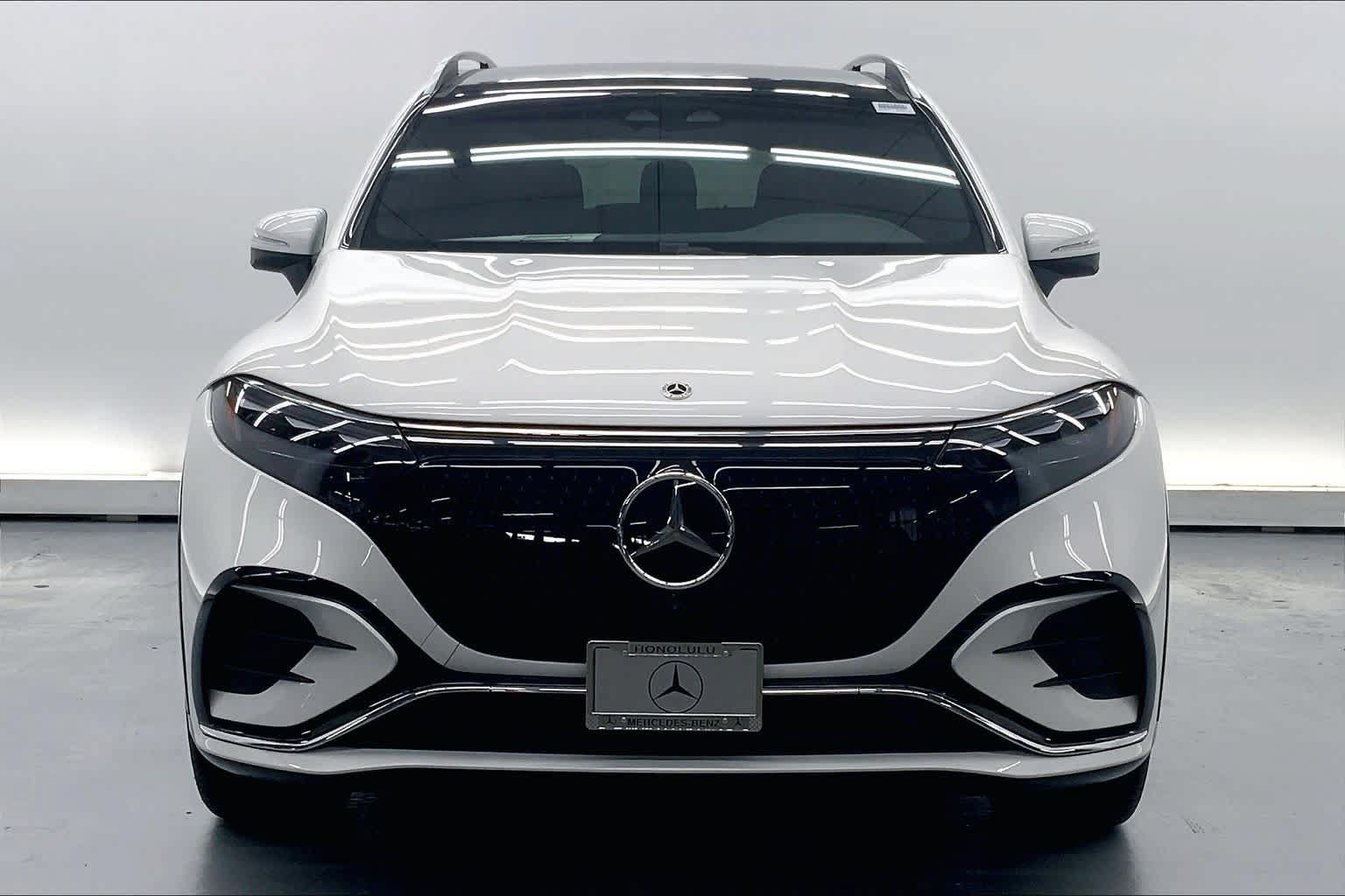 New 2027 Mercedes-Benz EQS 400 4MATIC SUV image 3