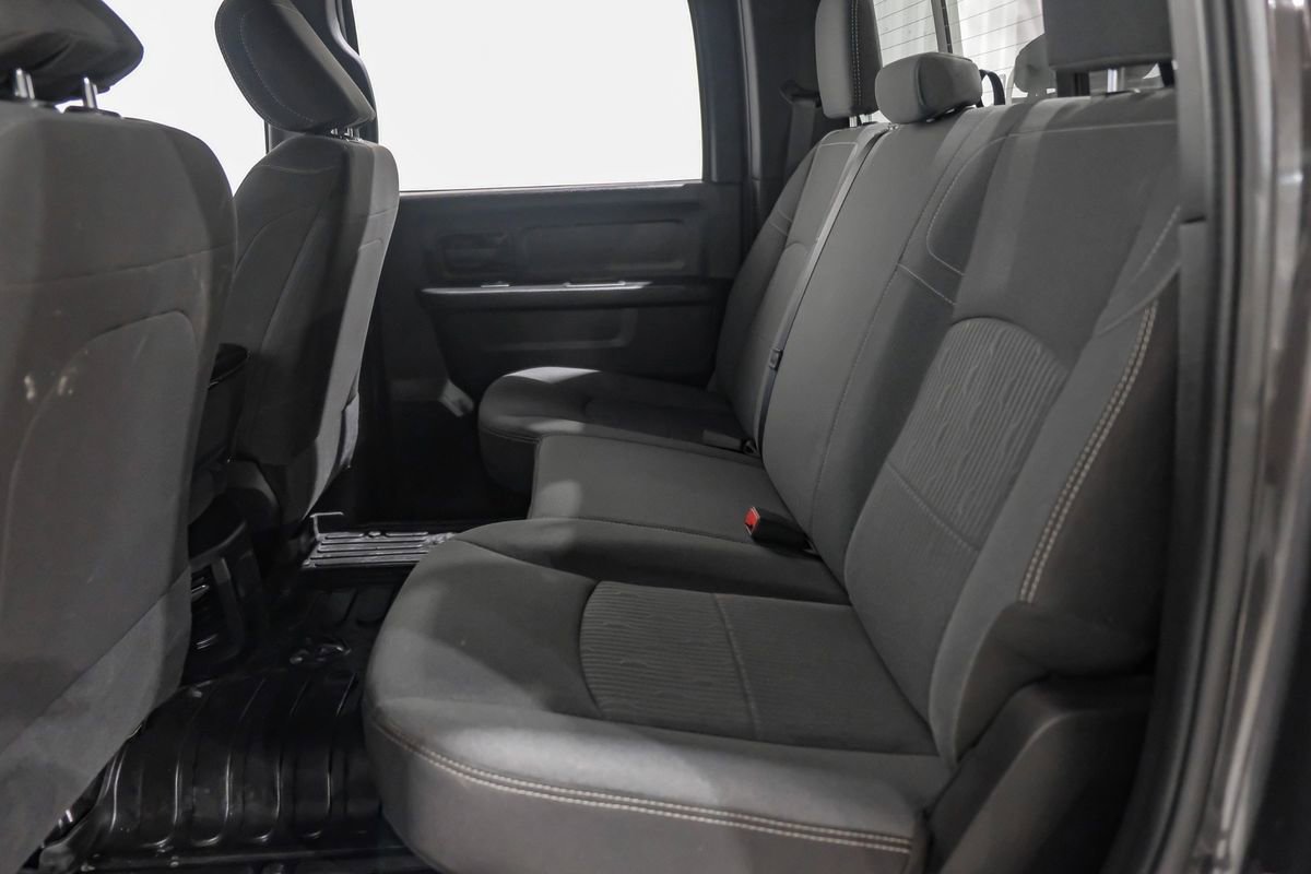 Used 2024 RAM 2500 Tradesman w/ Chrome Appearance Group image 39