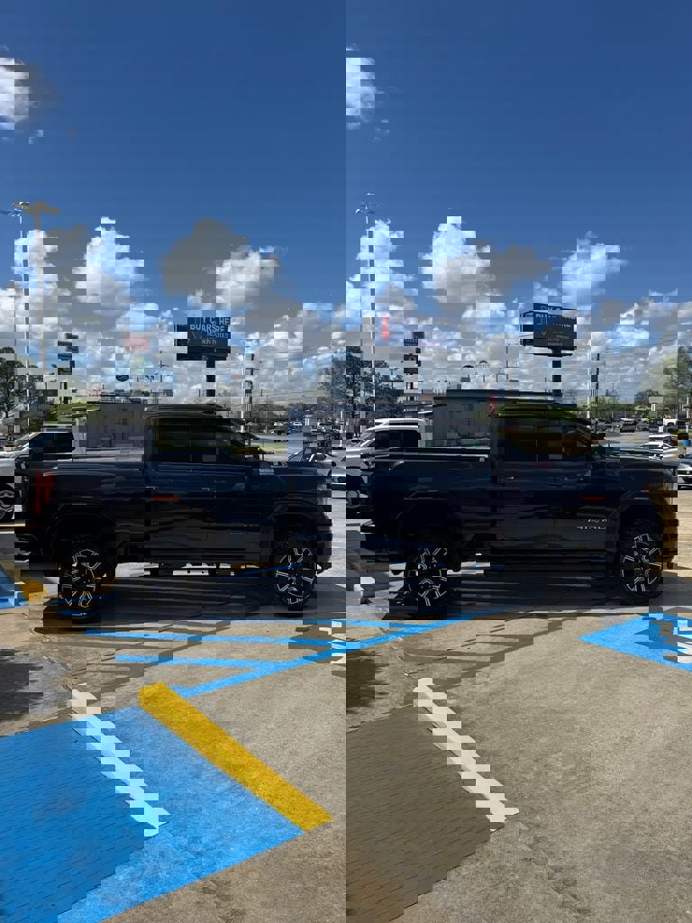 Used 2020 GMC Sierra 2500 AT4 w/ AT4 Premium Package image 4