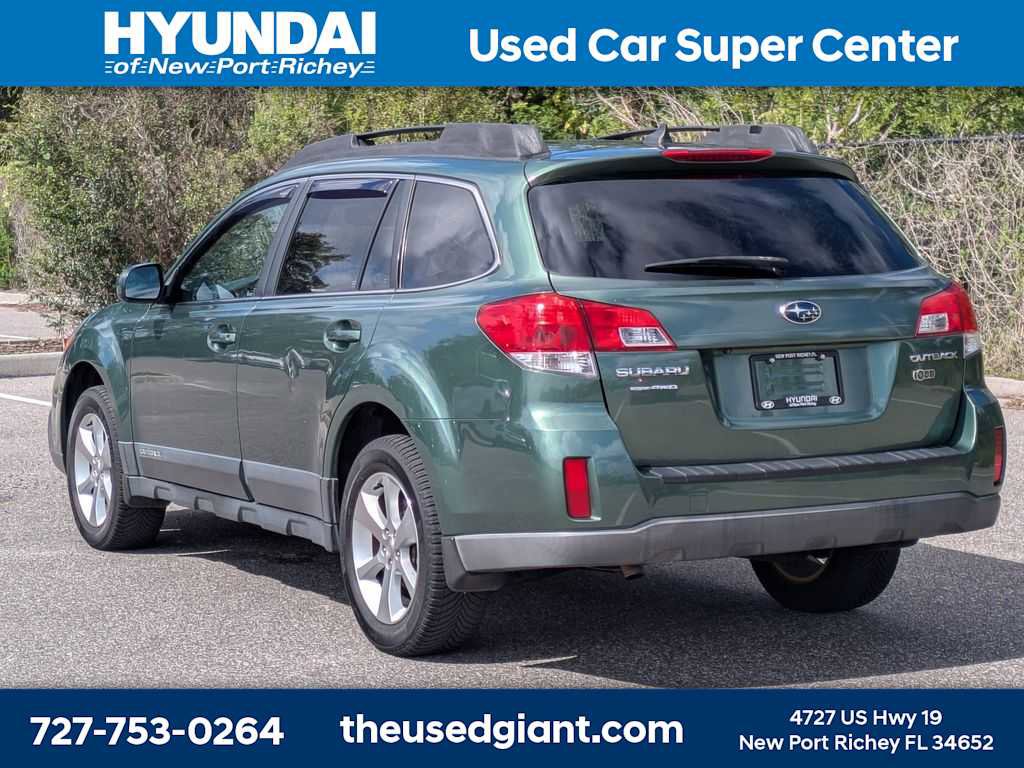 Used 2013 Subaru Outback 2.5i Limited w/ Moonroof Pkg AWD/4WD image 3