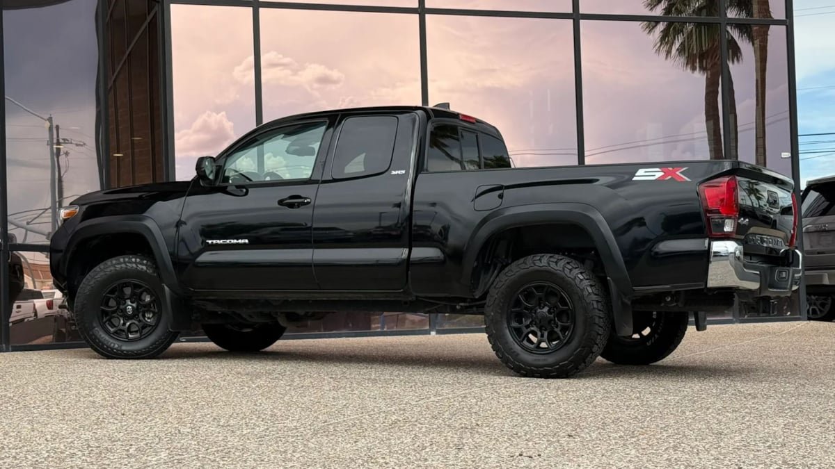 Used 2023 Toyota Tacoma SR5 w/ SX Package AWD/4WD image 6