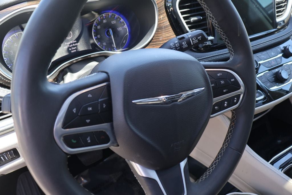 Used 2023 Chrysler Pacifica Limited FWD image 6