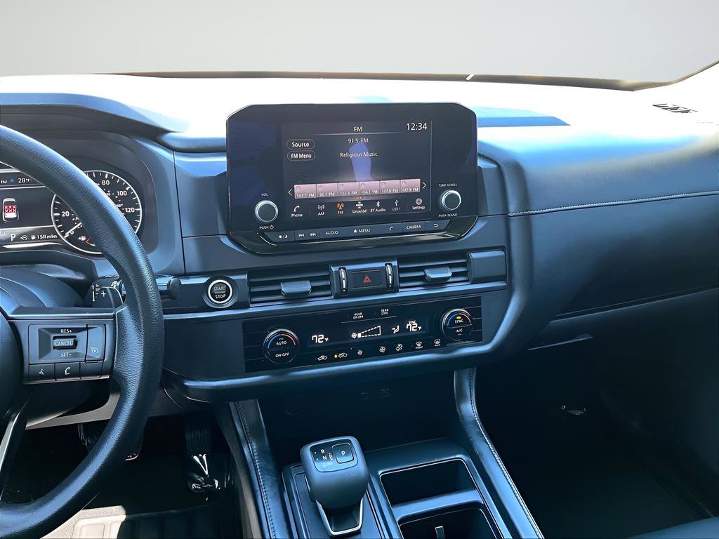 Used 2023 Nissan Pathfinder S image 16