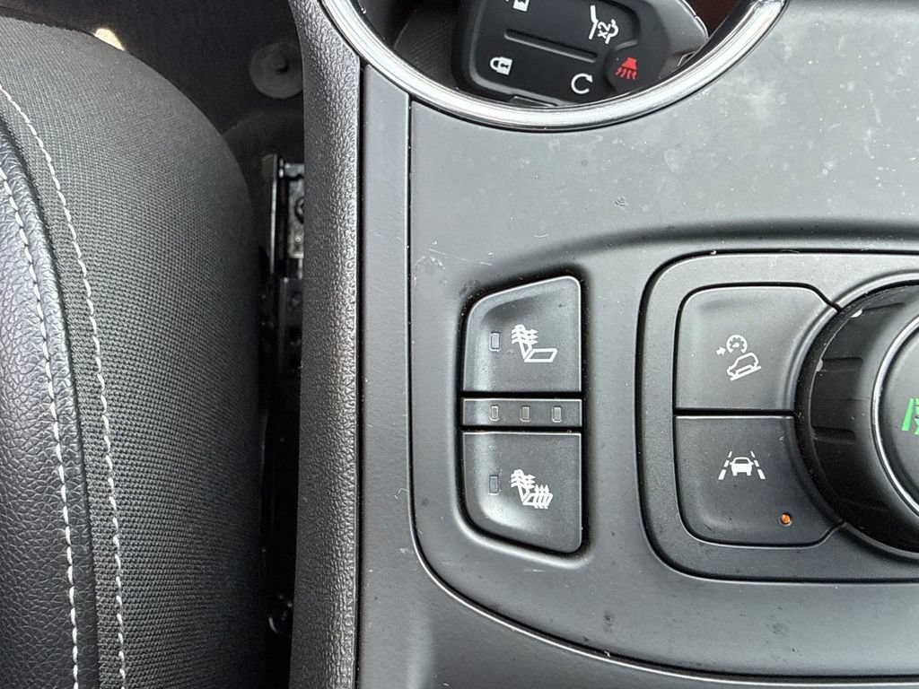 Used 2023 GMC Terrain SLT w/ LPO, Floor Liner Package AWD/4WD image 35