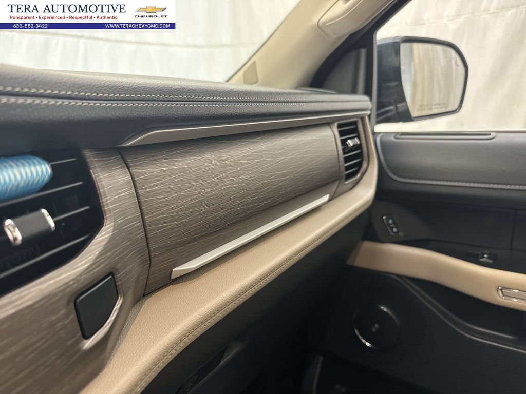 Used 2024 Ford Expedition Limited AWD/4WD image 22
