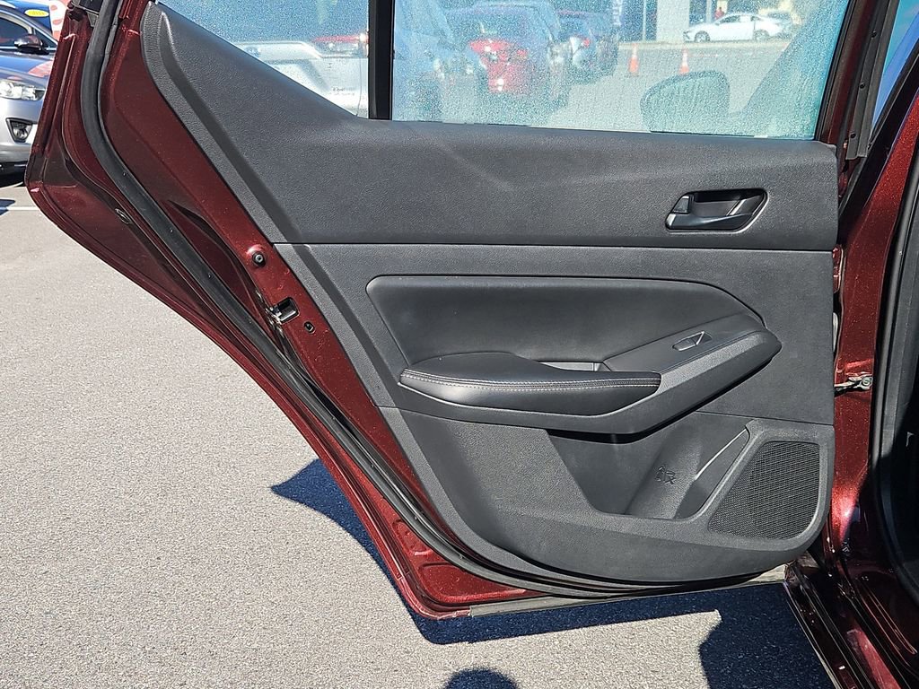 Used 2024 Nissan Altima 2.5 SV image 14