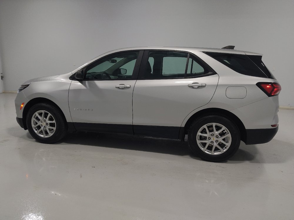 Used 2022 Chevrolet Equinox LS w/ LPO, Floor Liner Package AWD/4WD image 3