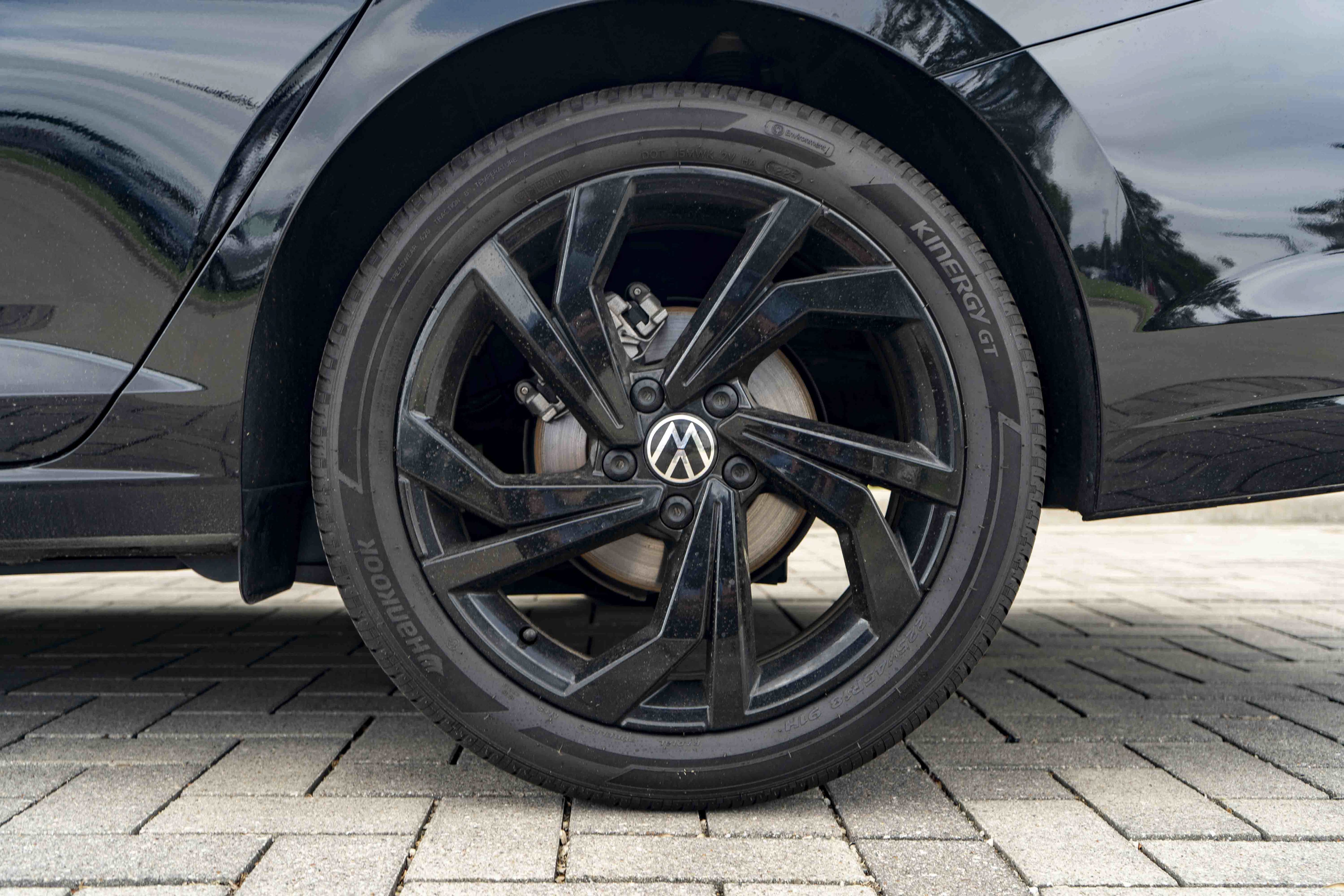 Certified 2026 Volkswagen Jetta SE w/ Black Wheel Package FWD image 14