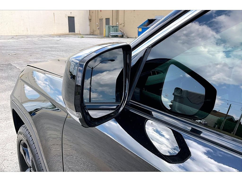 Certified 2022 Jeep Grand Cherokee L Limited AWD/4WD image 33