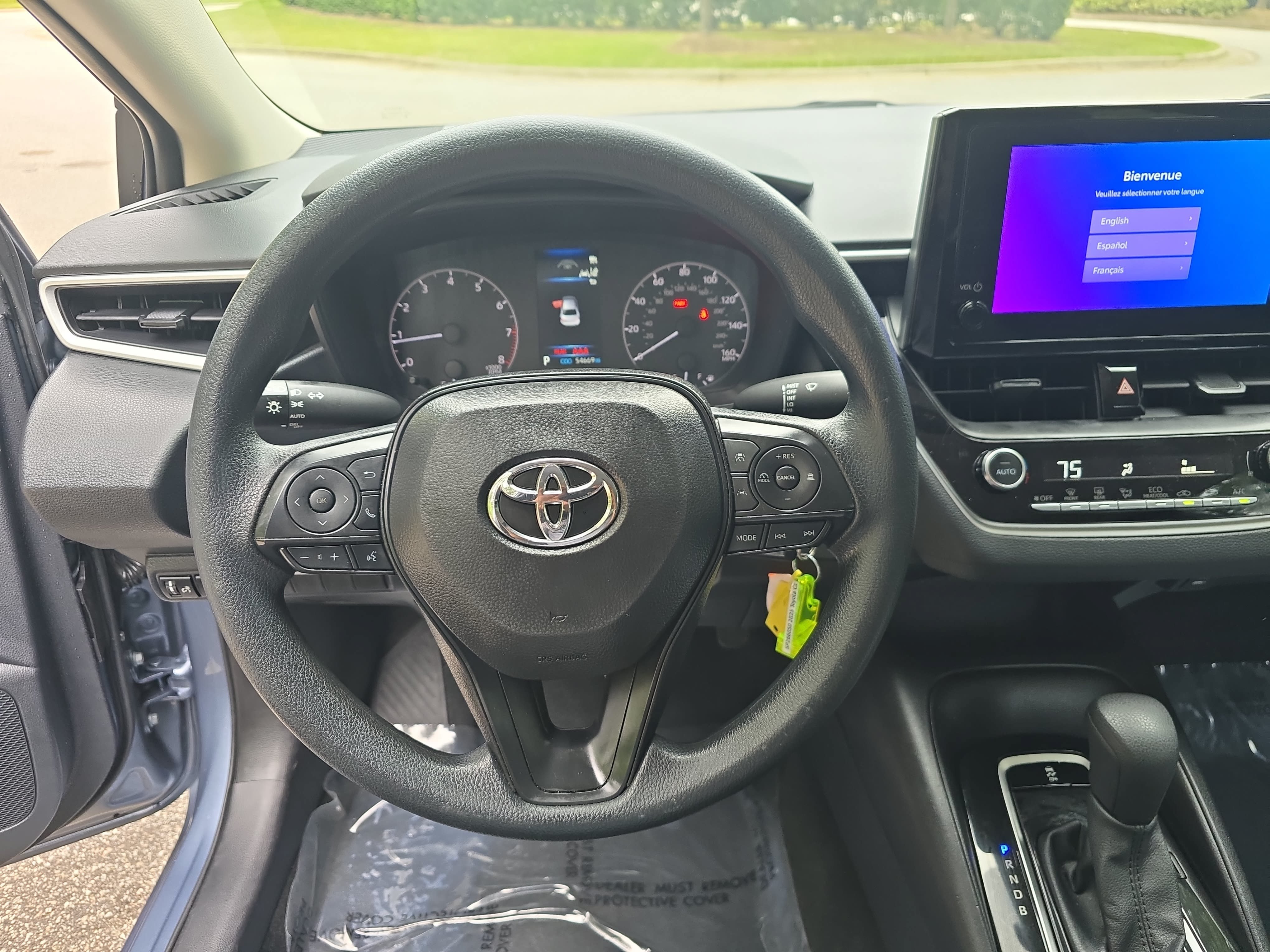 Used 2025 Toyota Corolla LE FWD image 15