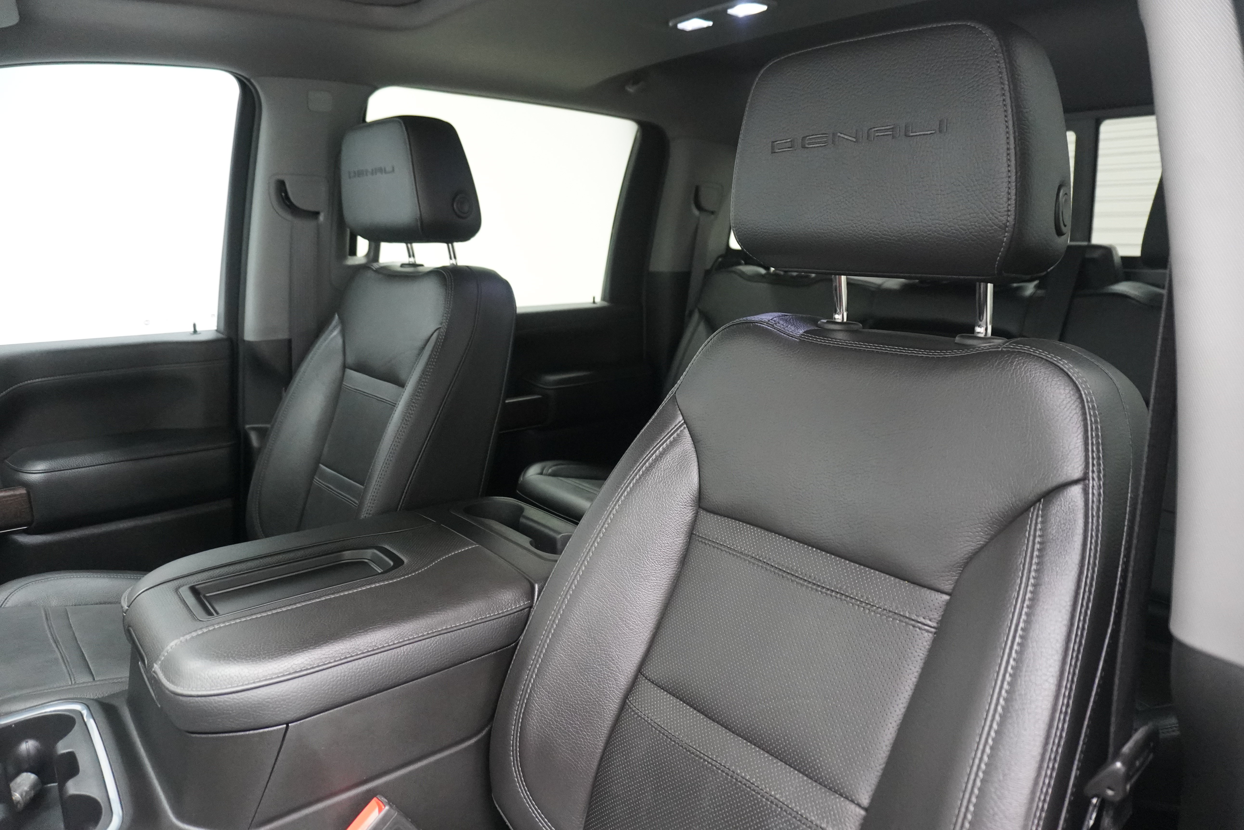 Used 2022 GMC Sierra 3500 Denali w/ Denali Black Diamond Edition AWD/4WD image 13