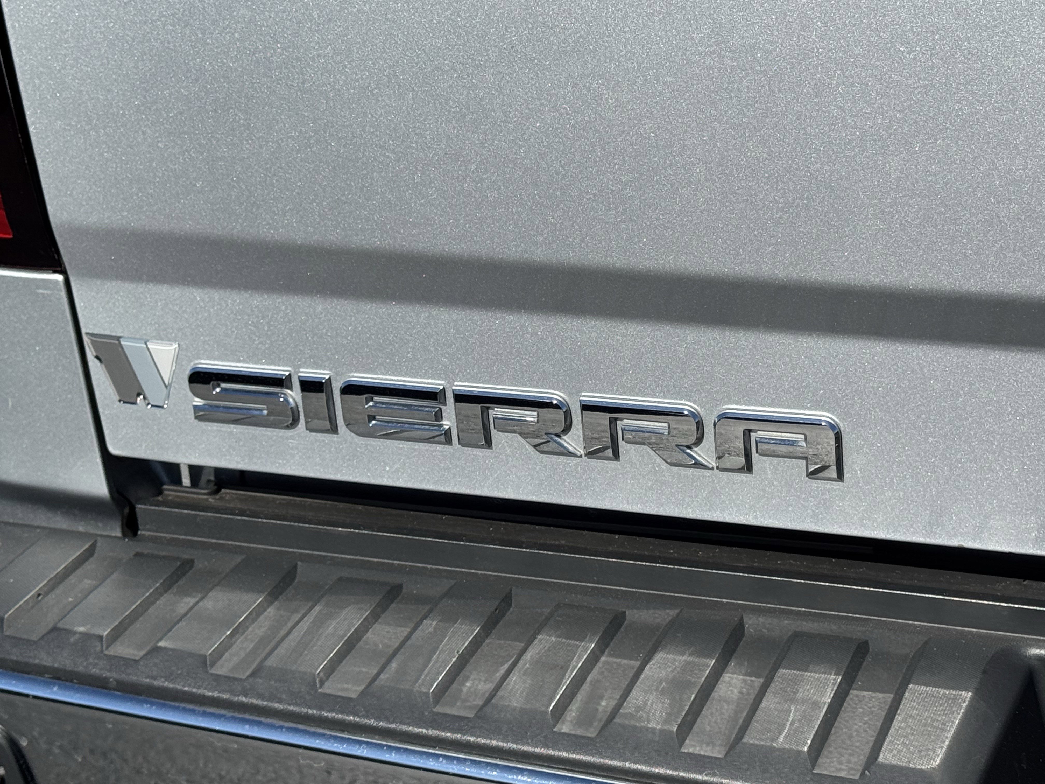 Used 2015 GMC Sierra 1500 SLE w/ SLE Value Package image 40