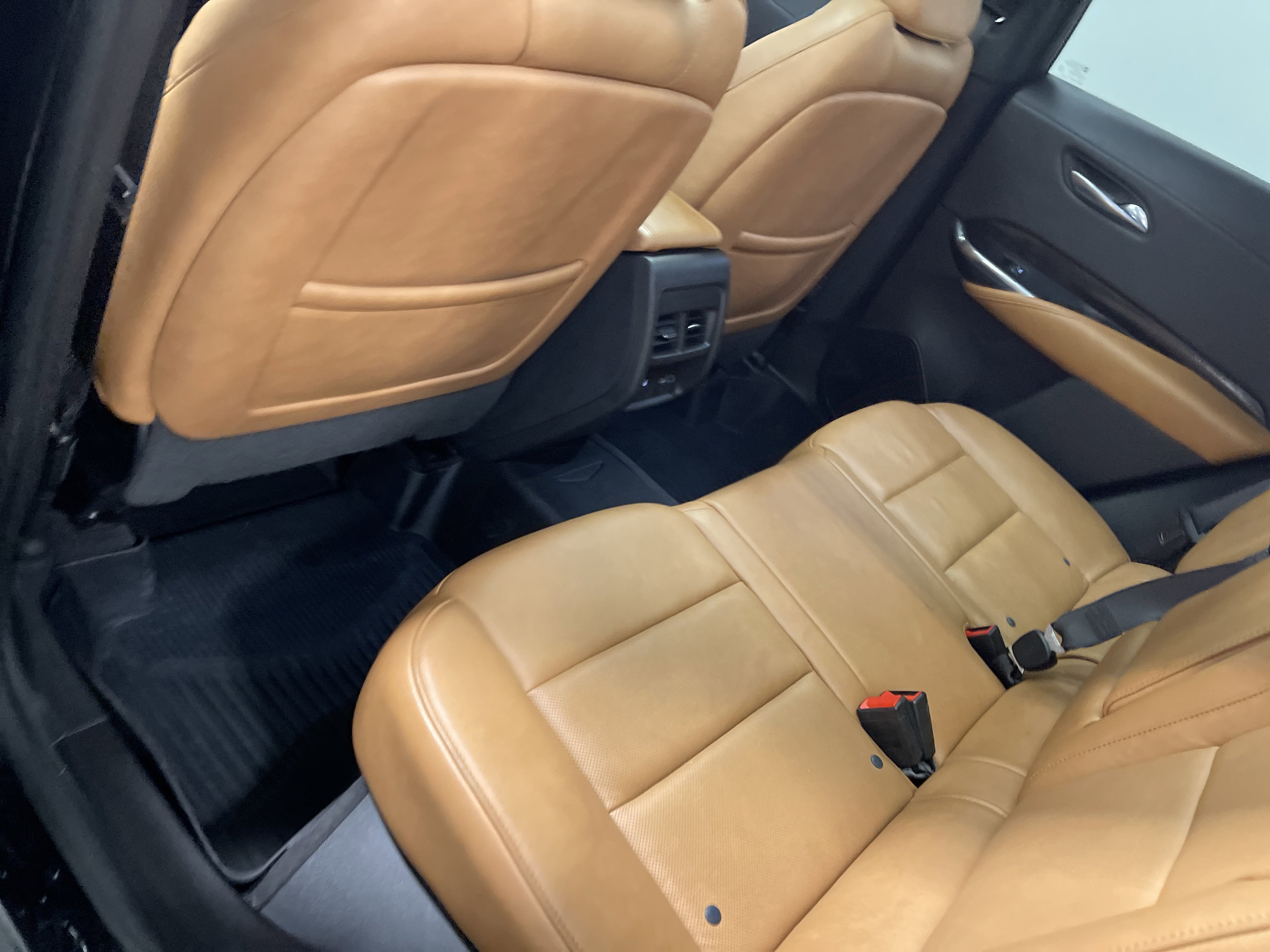 Used 2019 Cadillac XT4 Premium Luxury FWD image 17