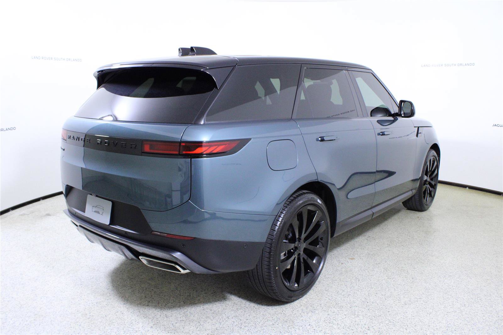 New 2026 Land Rover Range Rover Sport SE AWD/4WD image 7