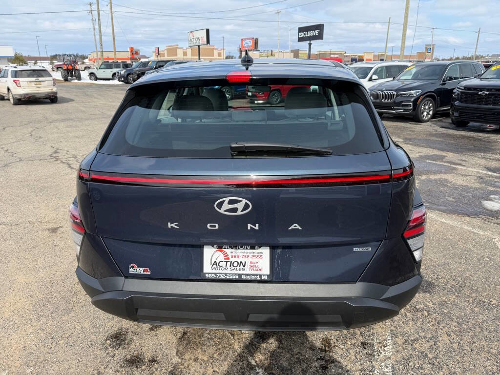 Used 2024 Hyundai Kona SE AWD/4WD image 4