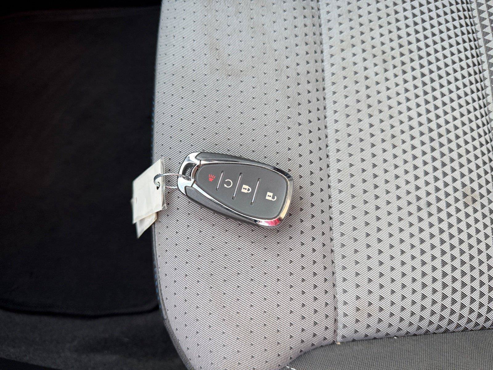 Used 2025 Chevrolet Trax LT FWD image 30