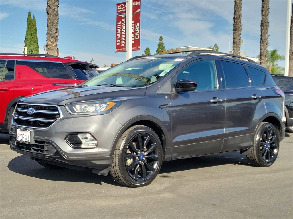Used 2018 Ford Escape SE w/ SE Sport Appearance Package image 27