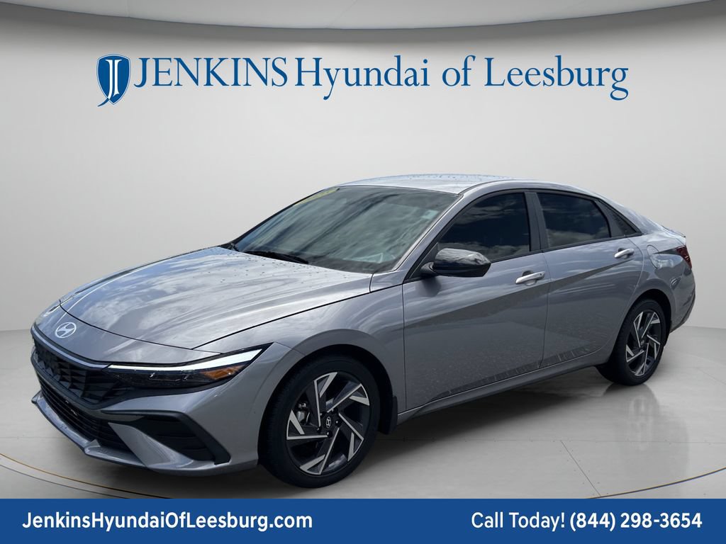 Certified 2025 Hyundai Elantra Sport FWD image 11