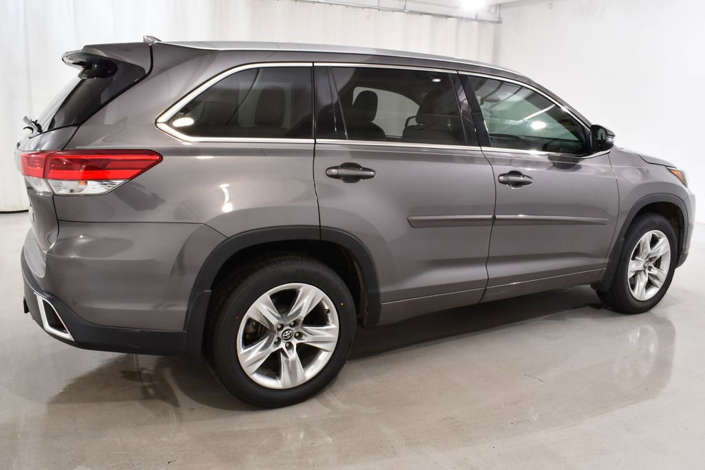 Used 2017 Toyota Highlander Limited FWD image 11
