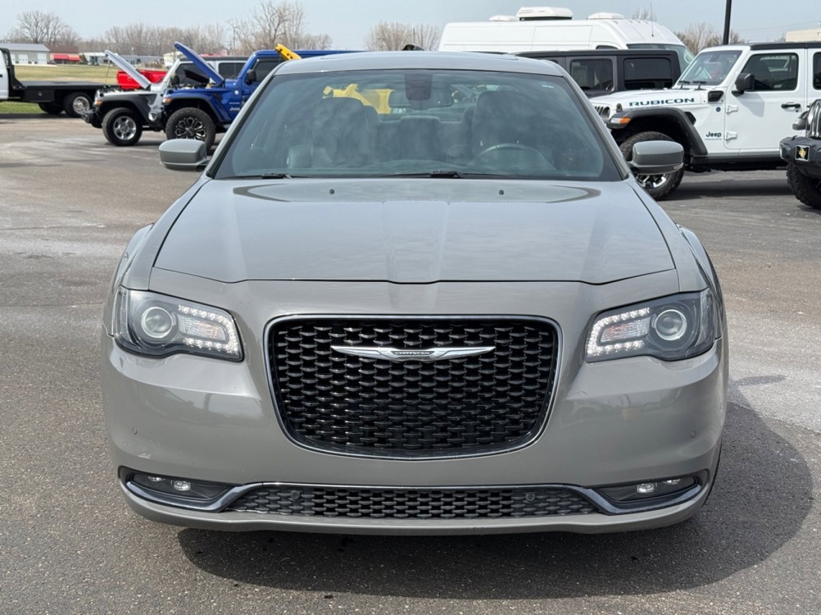 Used 2018 Chrysler 300 S w/ 300S Premium Group image 3