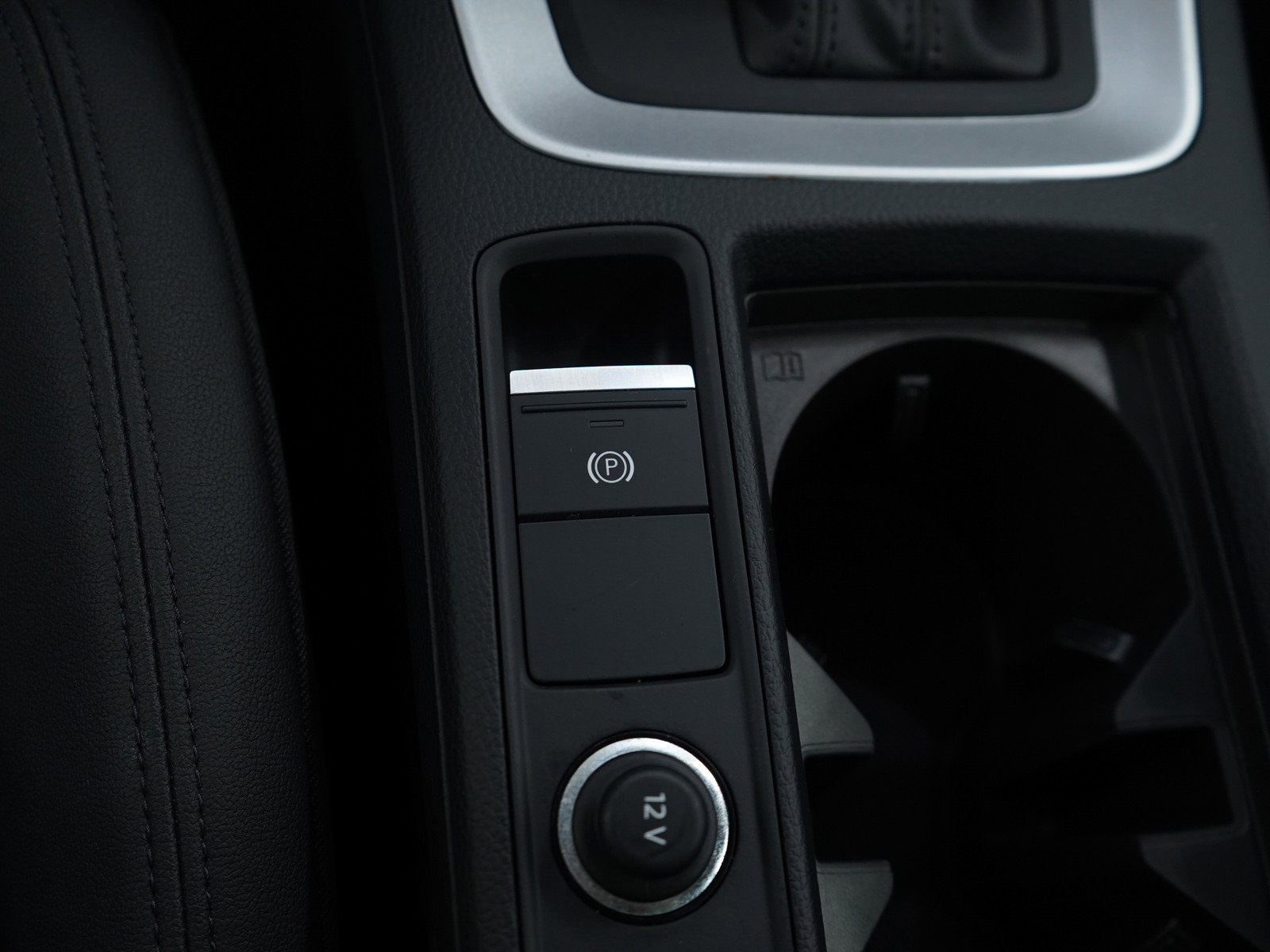 Used 2025 Audi Q3 2.0T Premium image 24