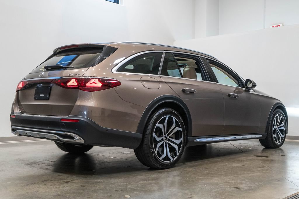 Used 2025 Mercedes-Benz E 450 4MATIC All-Terrain Wagon image 9