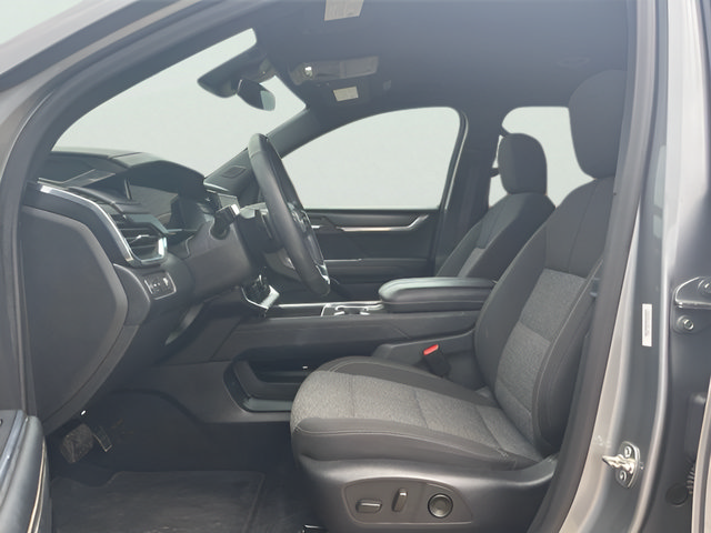 Used 2025 GMC Acadia Elevation FWD image 16