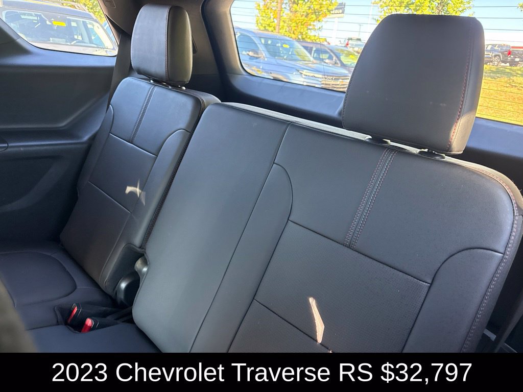 Used 2023 Chevrolet Traverse RS w/ LPO, Floor Liner Package AWD/4WD image 17
