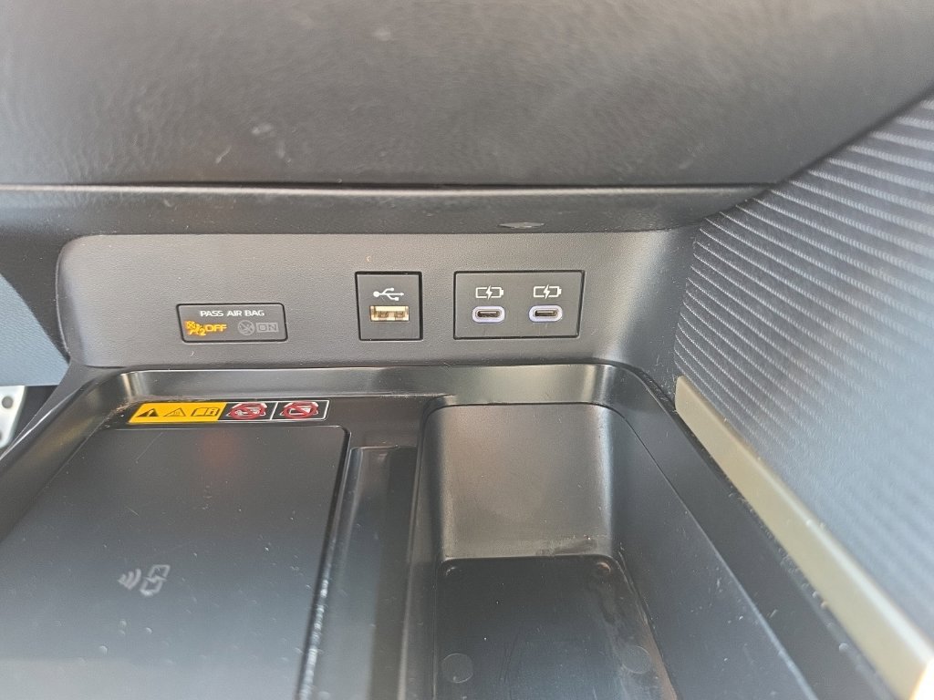 Used 2025 Toyota Camry SE FWD image 17