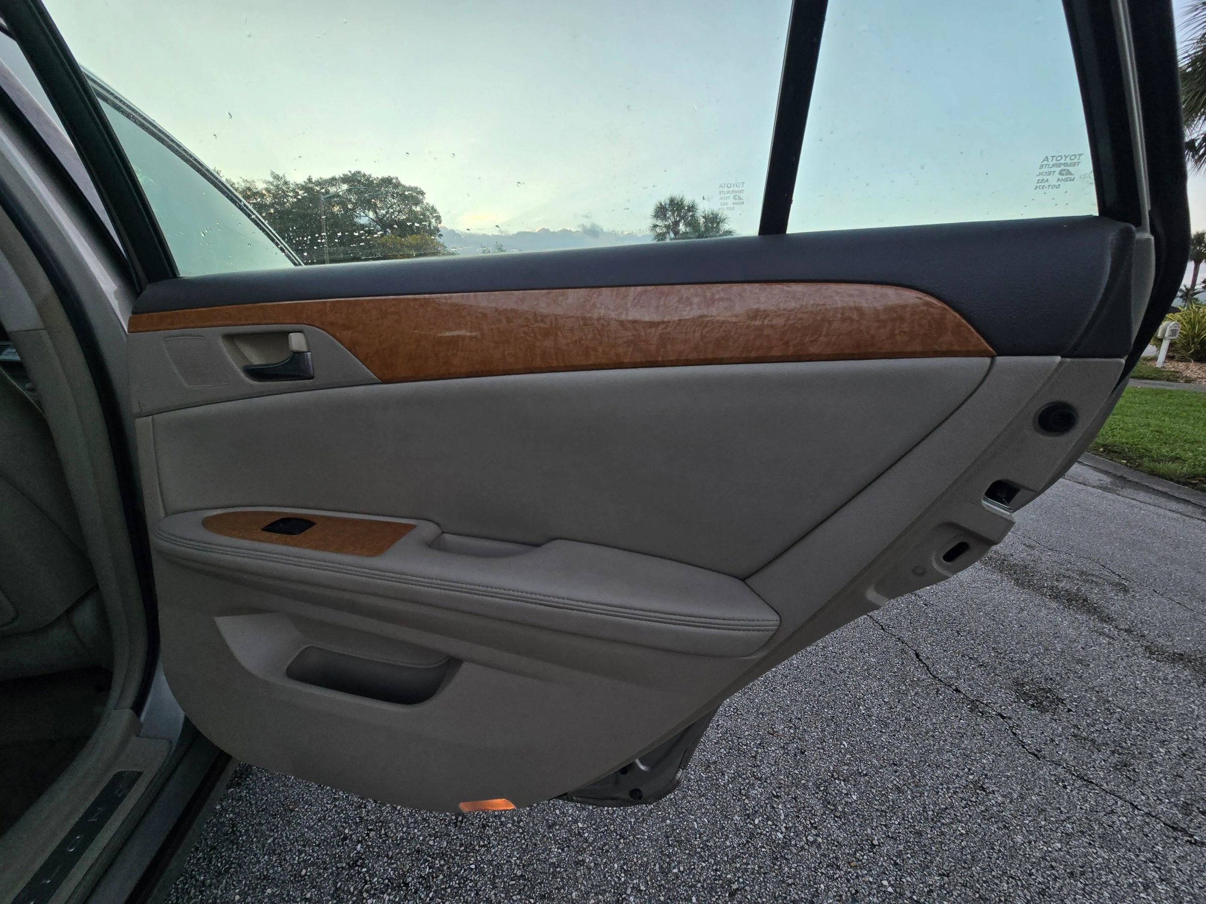 Used 2006 Toyota Avalon XLS image 31