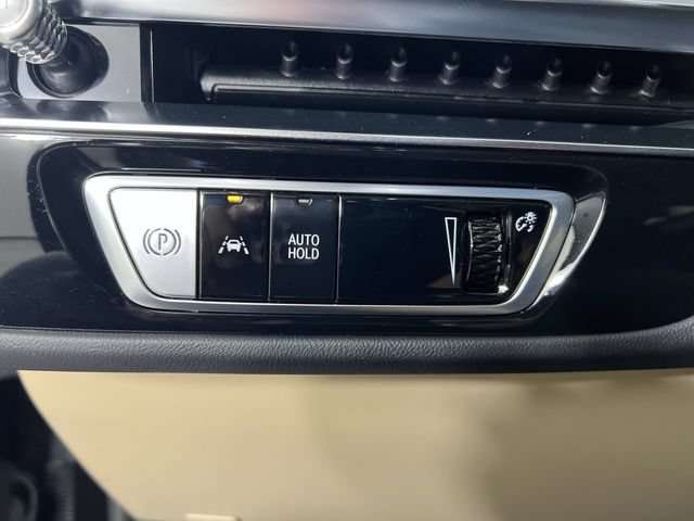 Used 2026 Cadillac Lyriq Signature Luxury w/ Nappa Leather Package AWD/4WD image 17