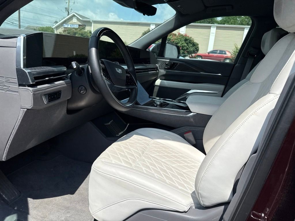 Used 2025 Cadillac Escalade IQ Sport 1 w/ Smart Trailering package AWD/4WD image 13