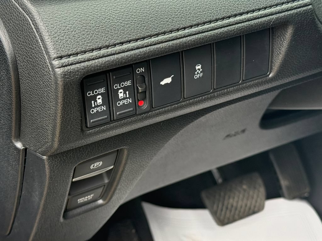 Used 2025 Honda Odyssey Sport-L image 19