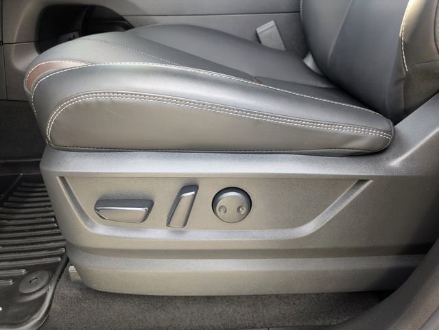 Used 2025 Nissan Armada SL image 25