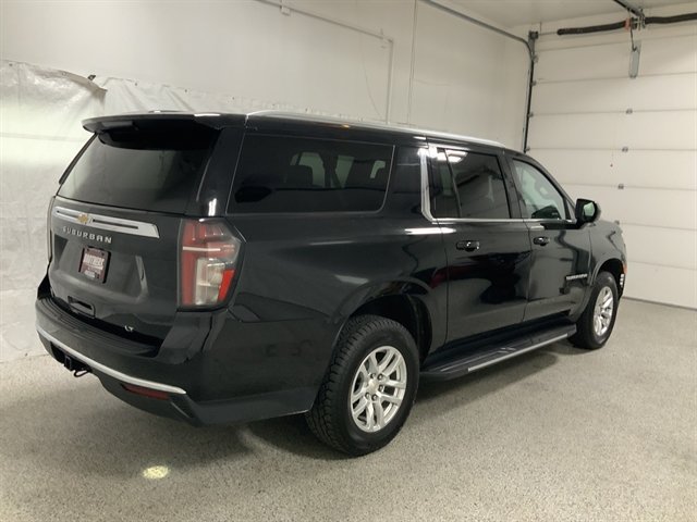 Used 2024 Chevrolet Suburban LT AWD/4WD image 8