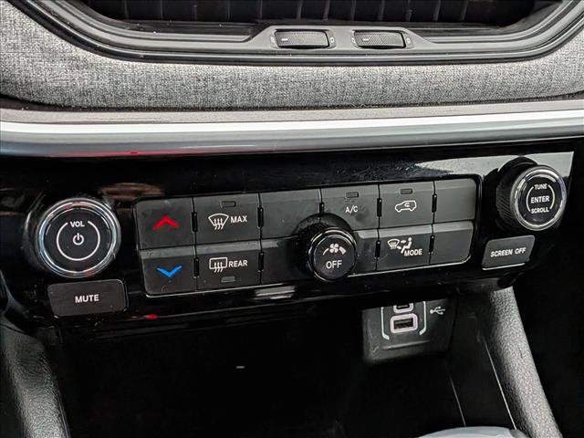 Used 2024 Jeep Compass Latitude image 15