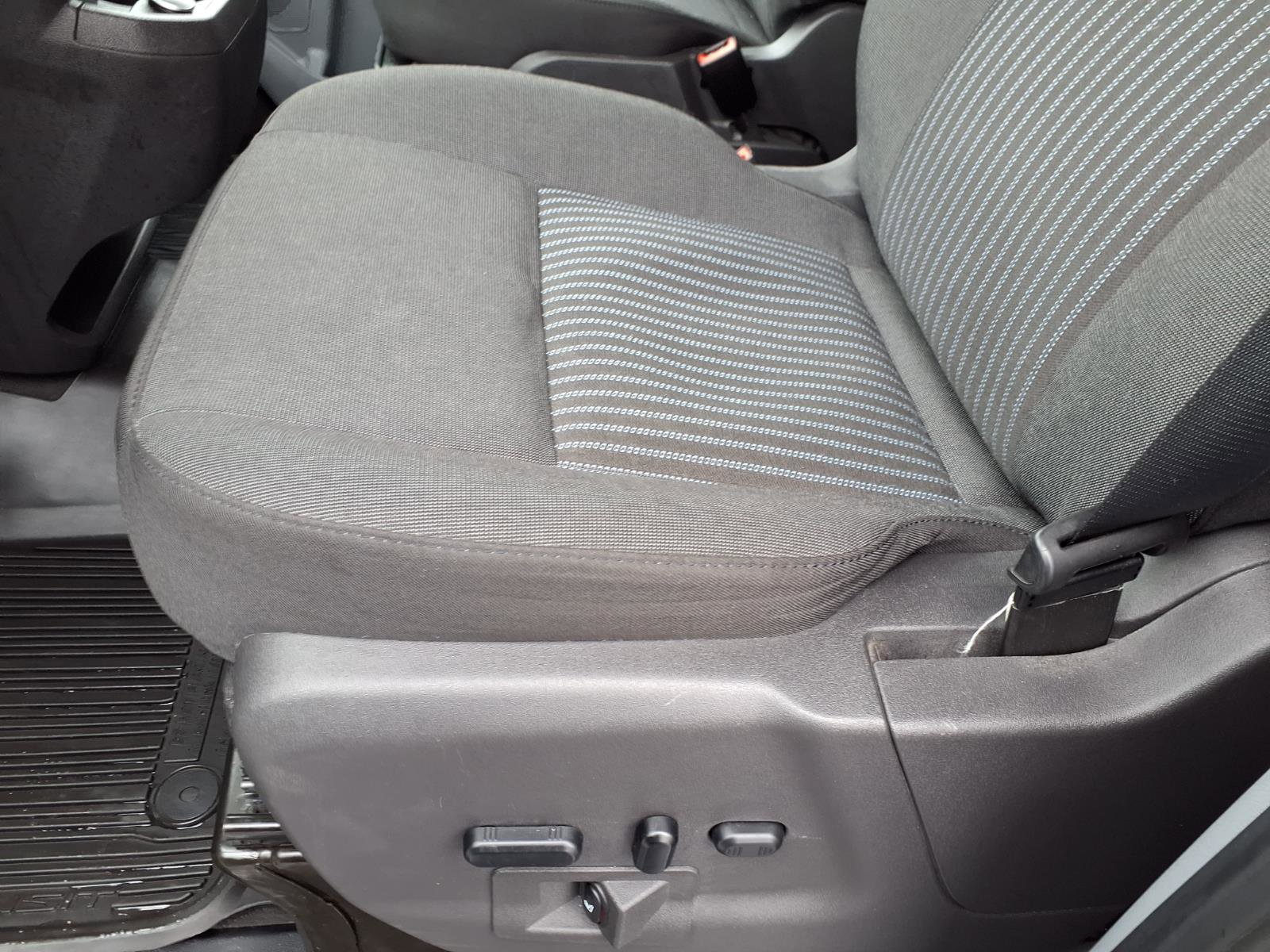 Used 2019 Ford Transit 150 XLT RWD image 25