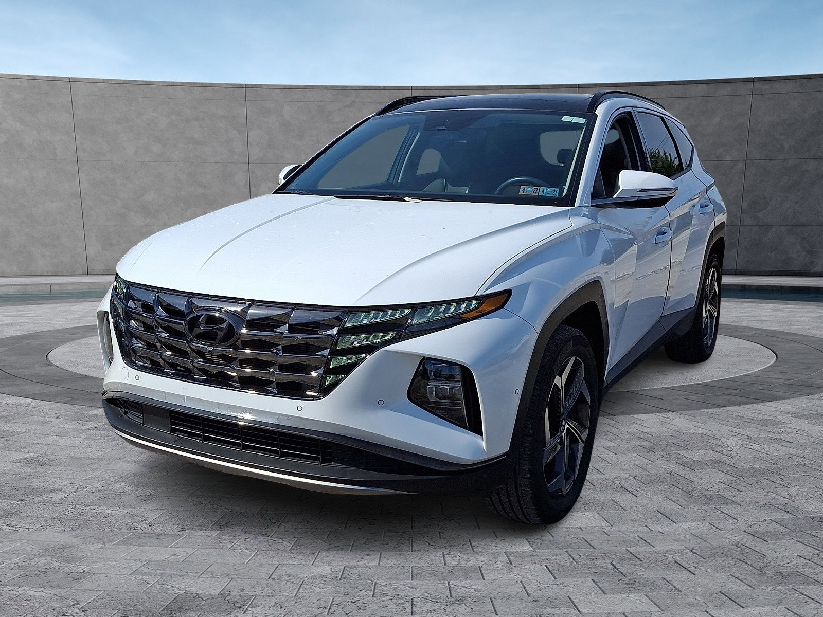 Certified 2022 Hyundai Tucson Limited w/ Cargo Package image 4