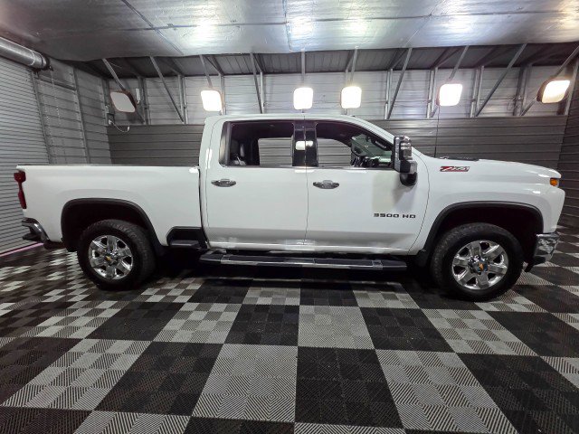 Used 2022 Chevrolet Silverado 3500 LTZ image 9
