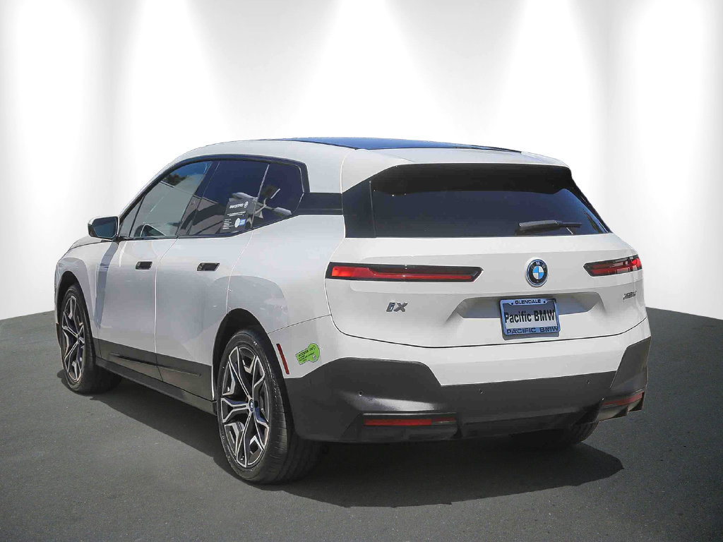Certified 2024 BMW iX xDrive50 AWD/4WD image 4