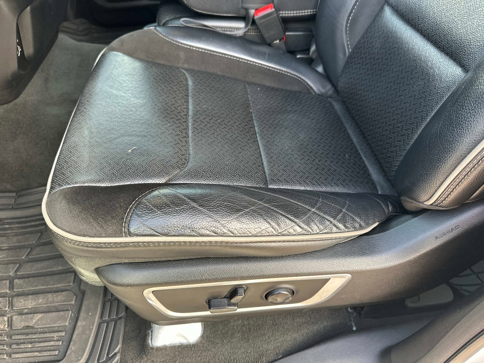 Used 2023 RAM 1500 Laramie image 18
