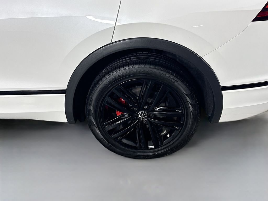 Used 2022 Volkswagen Tiguan SE R-Line image 20