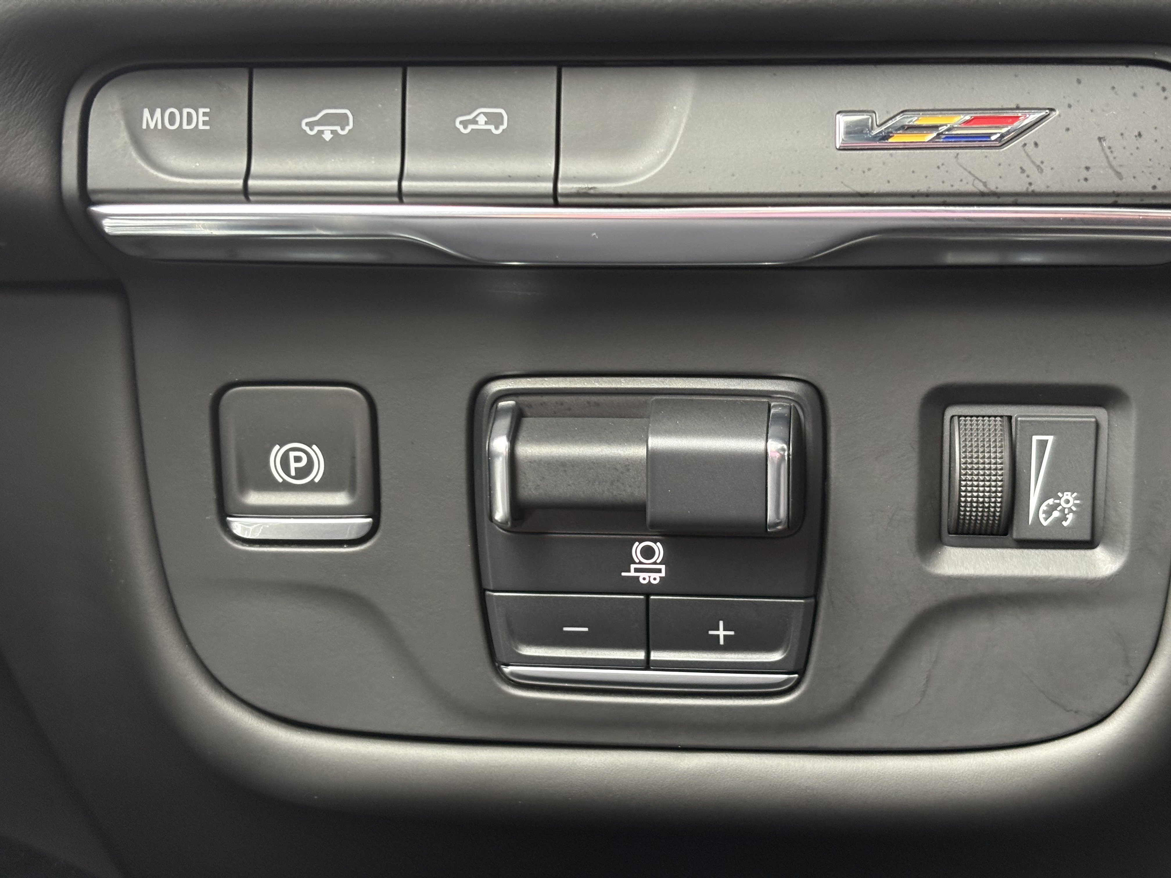 Used 2025 Cadillac Escalade V image 33