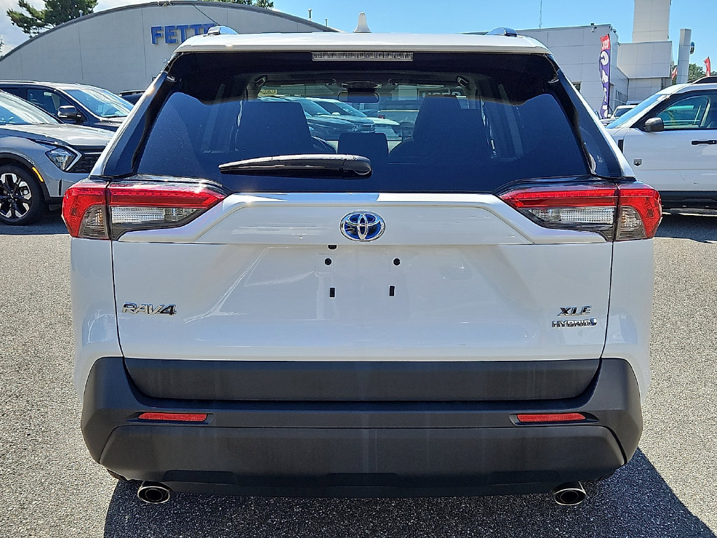 Used 2022 Toyota RAV4 XLE w/ Convenience Package AWD/4WD image 5