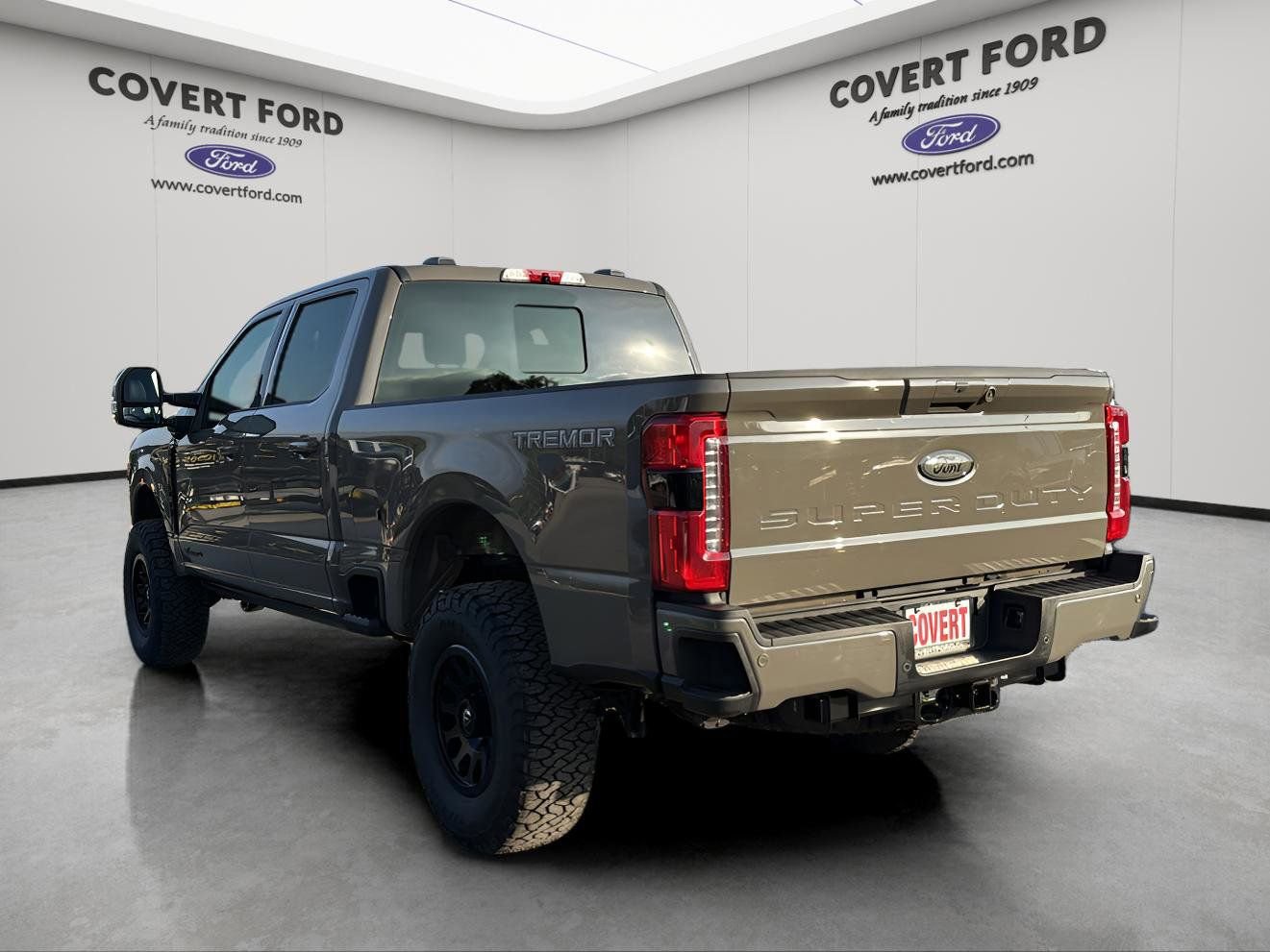 New 2026 Ford F250 Lariat image 3