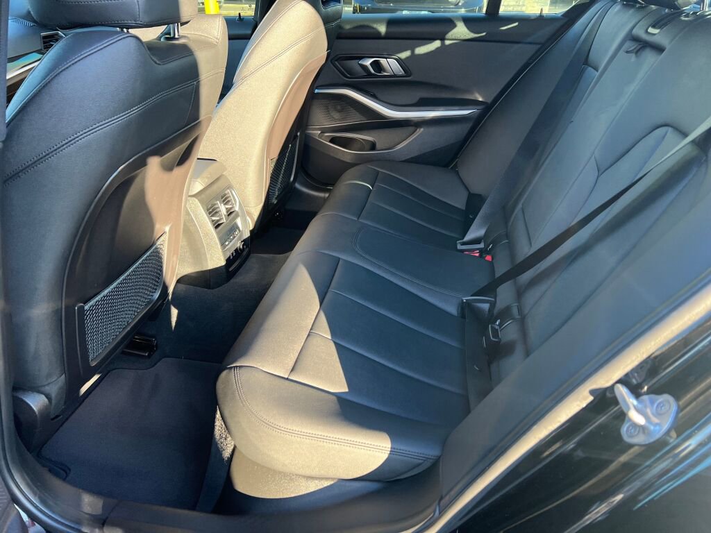 Used 2020 BMW 330i Sedan w/ Premium Package image 17
