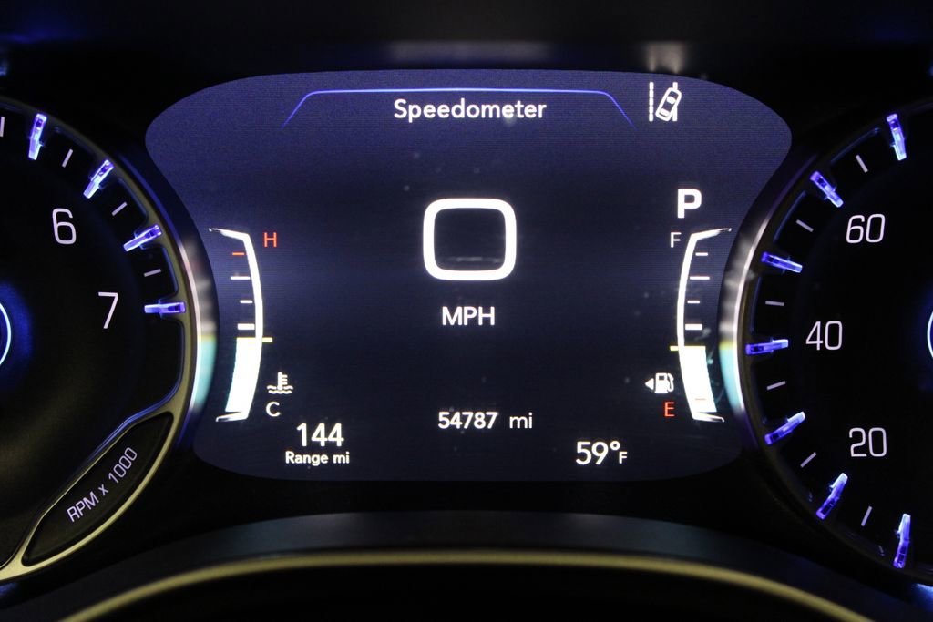 Used 2025 Chrysler Pacifica Select image 10