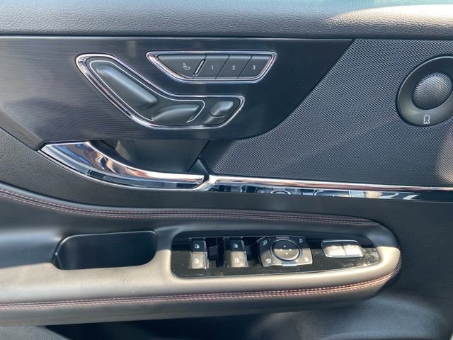 Used 2023 Lincoln Corsair Reserve w/ Equipment Group 202A image 16